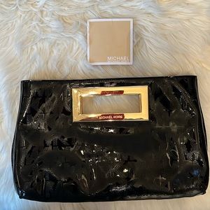 Michael Kors Black Patent Large Cluth